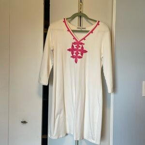 Barbara Gerwit adorable dress